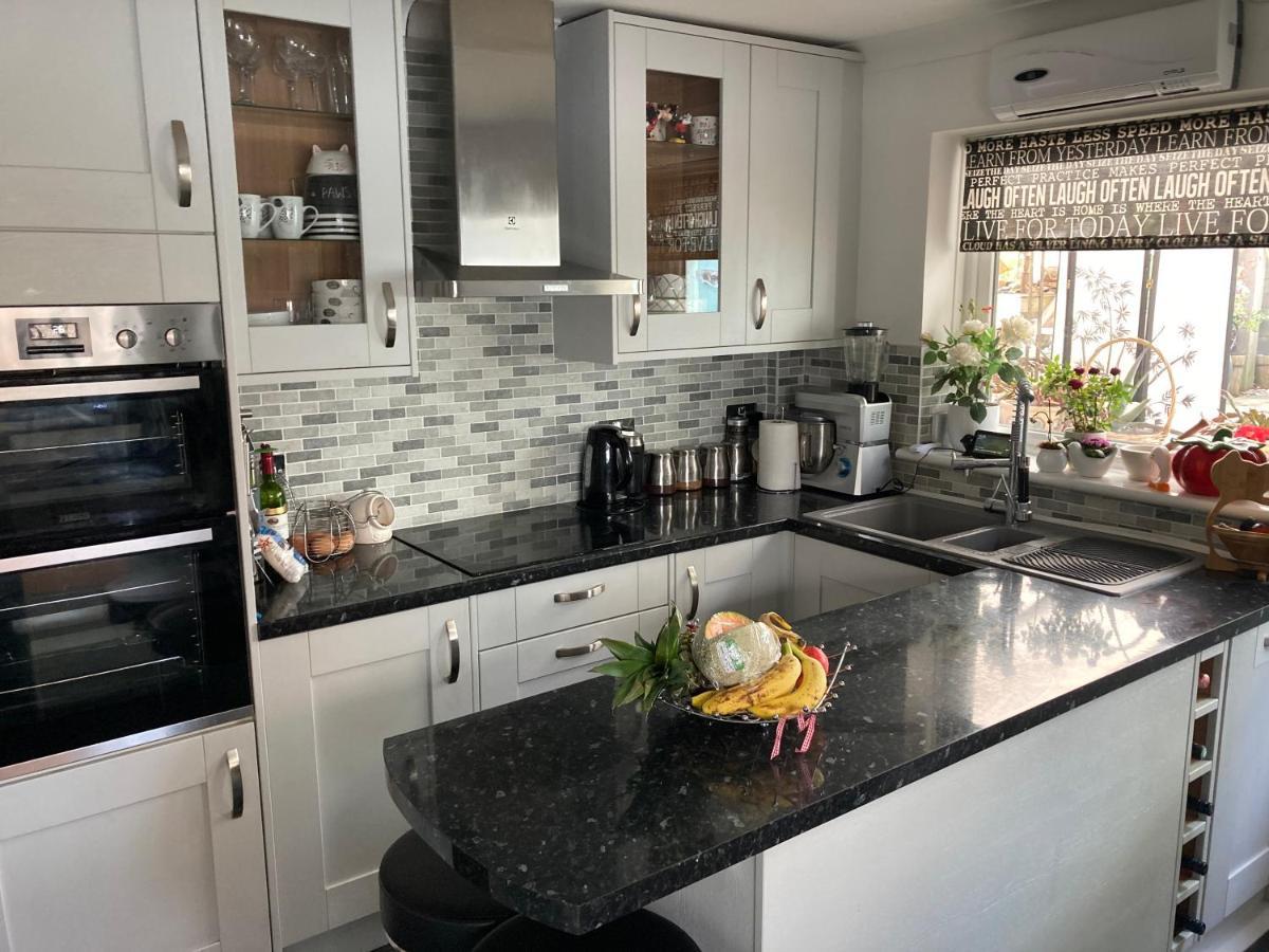 Cosy Twin Room With Private Bathroom Faversham Esterno foto